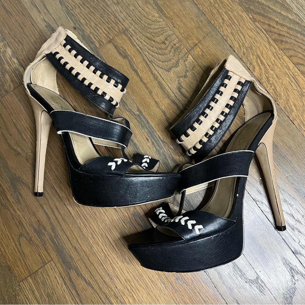 Aldo black and tan leather stiletto heels - Size 39 - USA 8